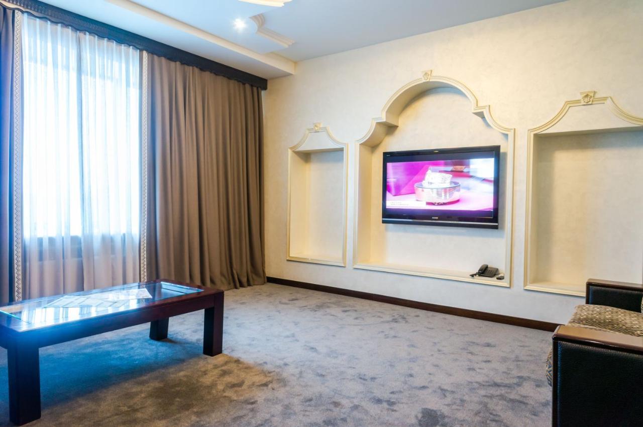 Royal Palace Hotel الماتي المظهر الخارجي الصورة