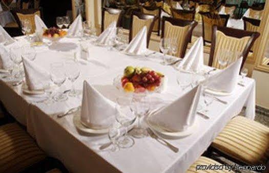 Royal Palace Hotel الماتي المظهر الخارجي الصورة
