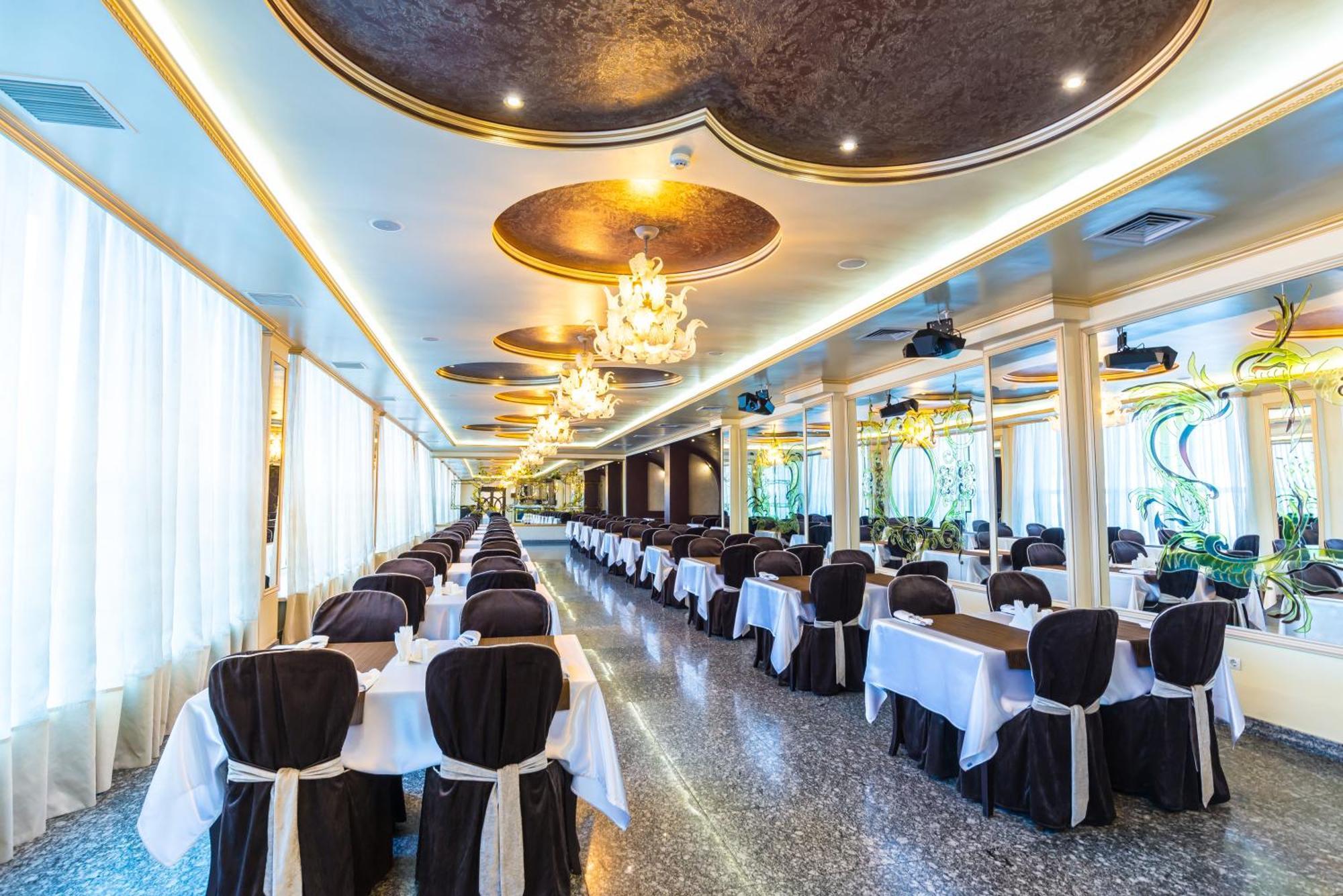 Royal Palace Hotel الماتي المظهر الخارجي الصورة