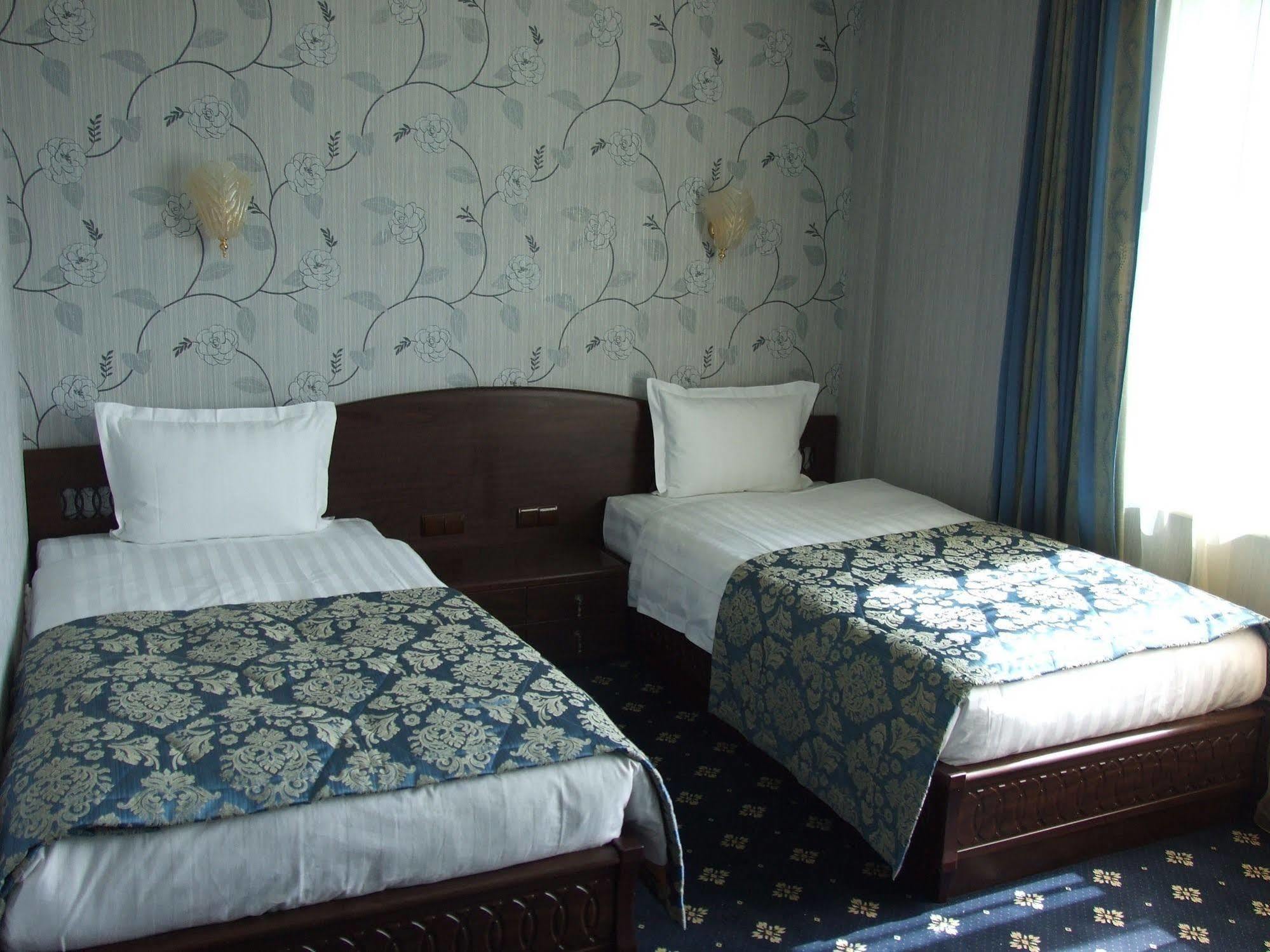 Royal Palace Hotel الماتي الغرفة الصورة